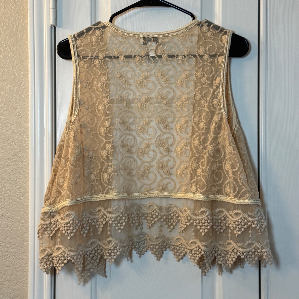 Chico's Women's Sleeveless Beige Open Vest Lace And Embroidered Very Sheer L/ XL - Picture 4 of 4